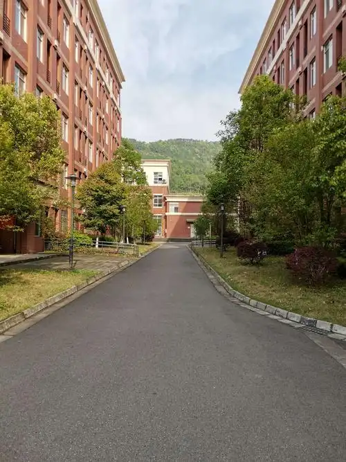 巴中中学告高一学生书