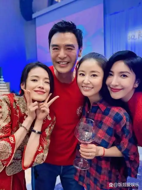 4 月 16 日舒淇 48 岁生日,冯德伦晒照为其庆生.