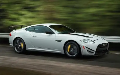 捷豹xkr-s gt白色轿车速度 壁纸