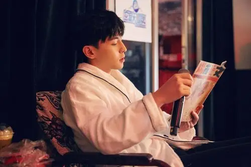 邓伦壁纸&密室大逃脱