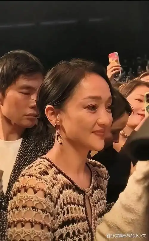 岁月不饶人,周迅也无法抵挡衰老,参加活动的生图曝光,真实状态显而易