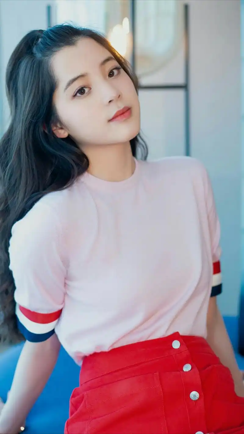 欧阳娜娜:花容月貌,秀丽动人