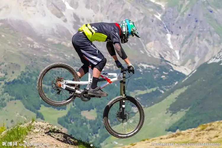 骑行摄影图__体育运动_文化艺术_摄影图库_昵图网nipic.com