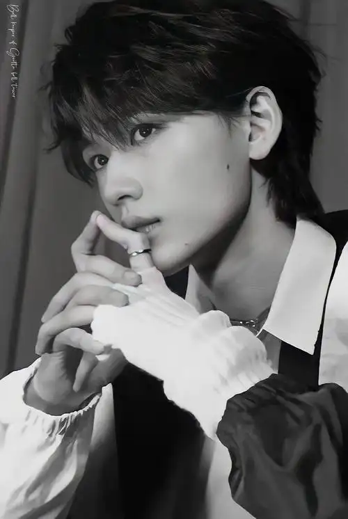 关于他的酷酷的,搬运一个姐妹说的:   从宋亚轩舞台上下的反差来看,他