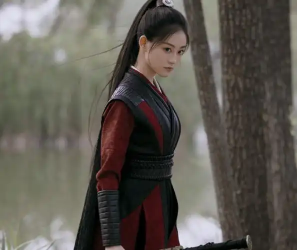 祝绪丹挑战女侠造型,高马尾又a又飒,这才是"周翡"该有的样子