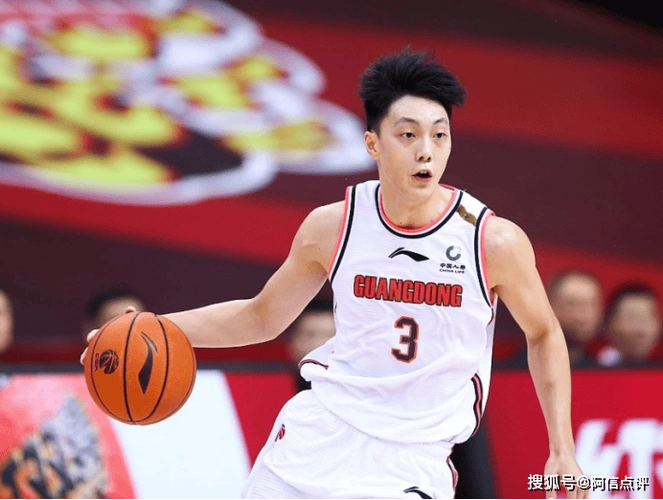 广东杜锋找到了5大王牌球员,中锋的徐昕跟贝尔起飞,徐杰也笑了_胡明轩