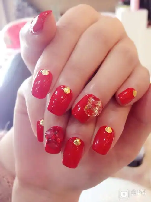 方圆形新娘红红红火火过新年美甲图片