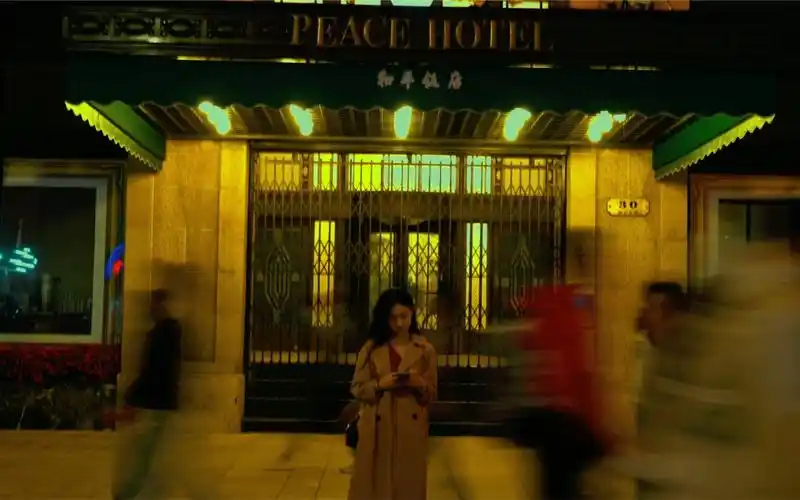 王家卫风格短片魔都夜晚重庆森林抽帧慢门