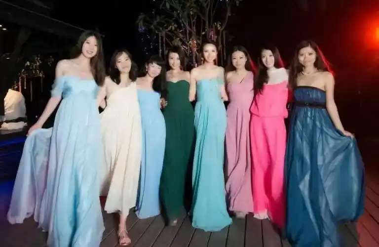 付辛博颖儿大婚伴娘团实力抢镜!