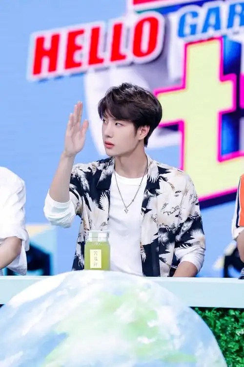 王一博快乐大本营沉浸式玩家上线胜负欲爆棚彻底玩嗨