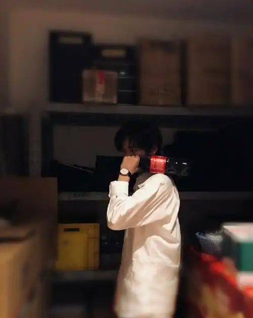 宋亚轩超话#宋亚轩 爱与温柔#9274 女友视角@时代少年团-宋亚轩抱