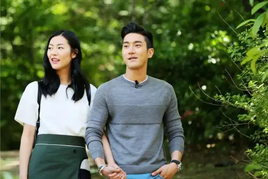 刘雯:"有个男朋友真好"