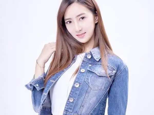 蜜蜂少女队张希雅是谁 少女偶像参加创造101备受瞩目