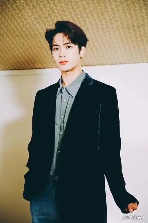 王嘉尔(jackson wang),中国歌手,舞者,词曲创作人,偶像.