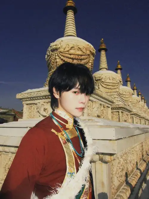 肖宇梁张起灵##肖宇梁 纯元瓶