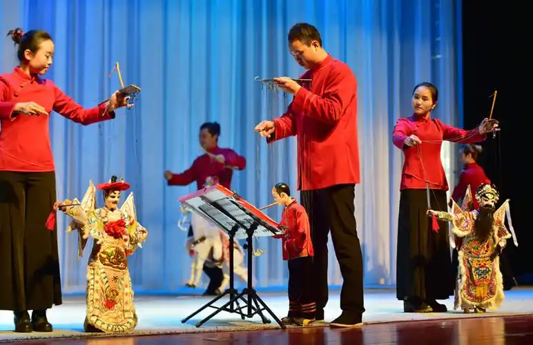 福建连城提线木偶艺术特色鲜明,是闽粤赣客家人喜闻乐见的民间艺术