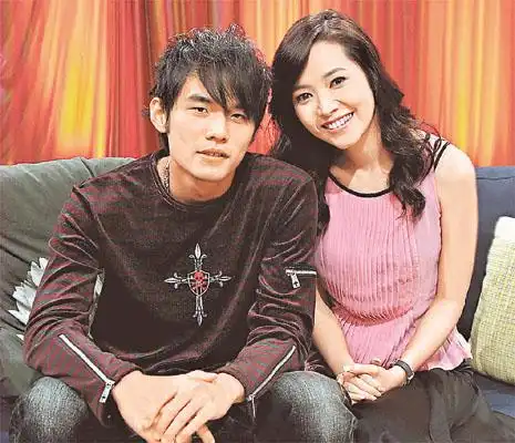 周杰伦与侯佩岑约会太开心 误入女厕出大糗(图)