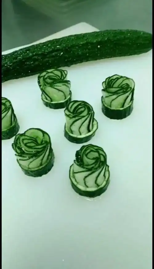 黄瓜切花?造型,这样吃显得更有品味不同吧?