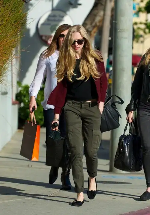 硬朗机车靴打造帅气摇滚范儿3月欧美明星街拍专辑第三波