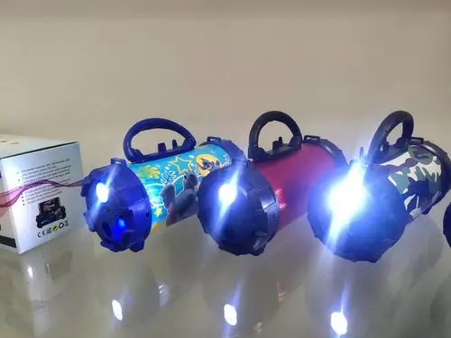 电池蓝牙音响3寸手提支架手电筒插卡newbt-speaker厂家户外小音箱