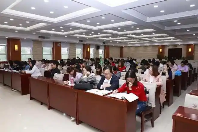 富平县迤山中学2018年微课题结题暨2019年微课开题大会