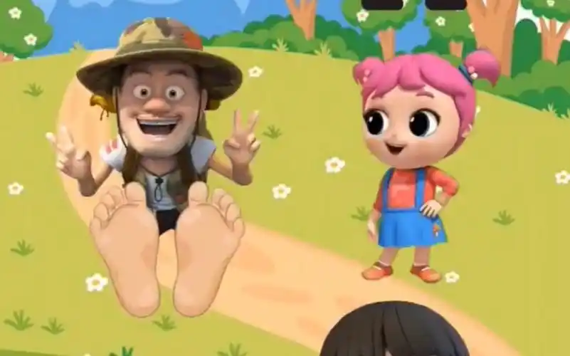 闻闻光头强的臭脚丫