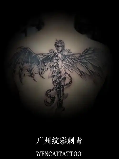 邵先生后背天使与恶魔纹身图案