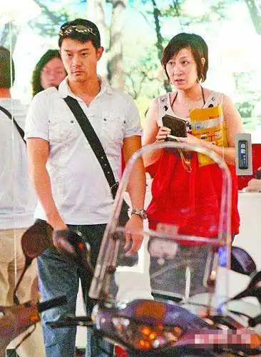 黄维德老婆,陆薇雯,本文共(3052字)