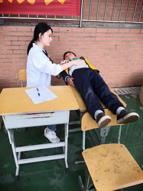 写美篇      此次体检包括身高体重,视力,五官科,内外科,辨色等项目