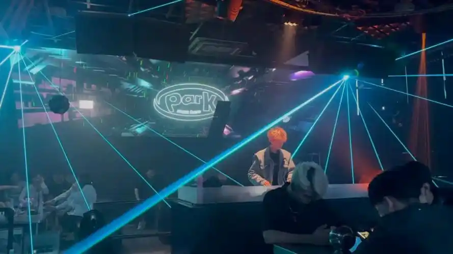 酒吧77包厢式男模场欢迎加入赚钱男模场·公司直招·因开分店需求