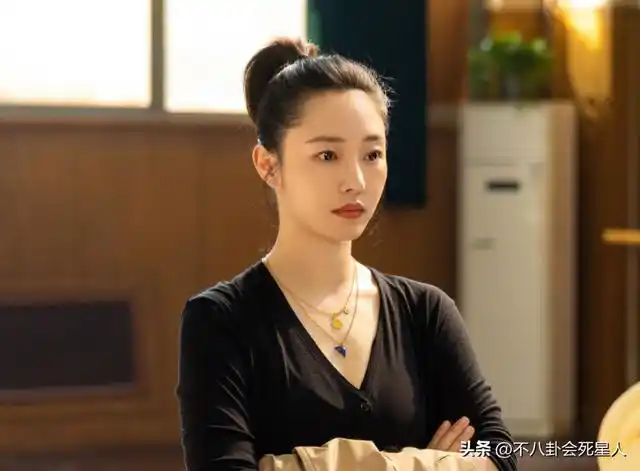 演员闫妮最美剧照(2021年闫妮演的电视剧)