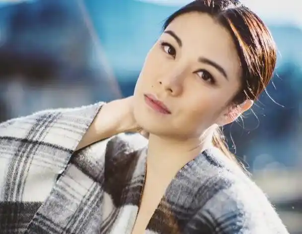 刘恺威前女友身材颜值不输杨幂今嫁富豪风韵犹存