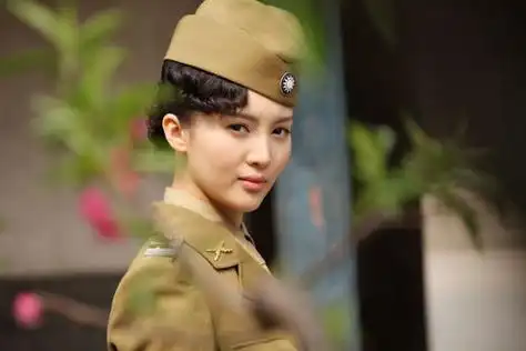 《桐柏英雄》央视开播 金晨试枪险遭毁容