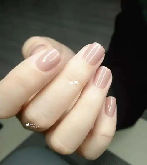 裸色纯色短指甲美甲