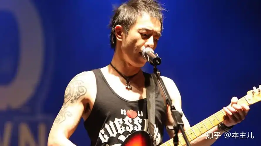 黄贯中右臂上的九纹龙竟是一个悲伤的故事