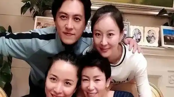 万万没想到,48岁的靳东再次升官,成为正厅级,与市长同一级别