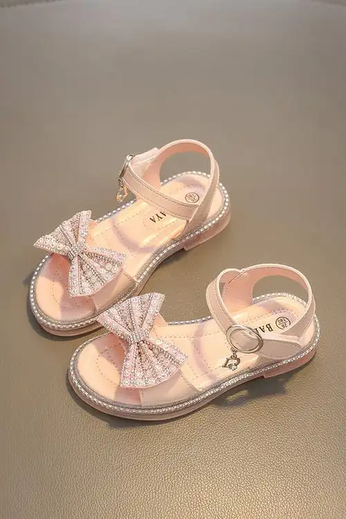 芭芭鸭儿童凉鞋女童休闲鞋2021夏季女孩透气露趾公主鞋中大童