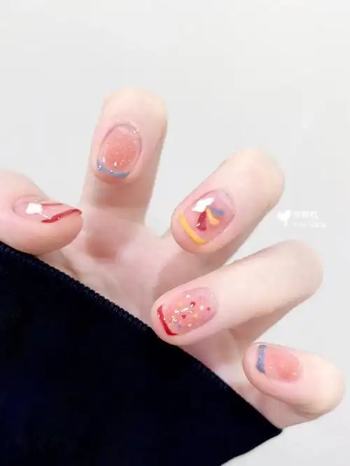 糖果色的夏天跳色法式爱心美甲