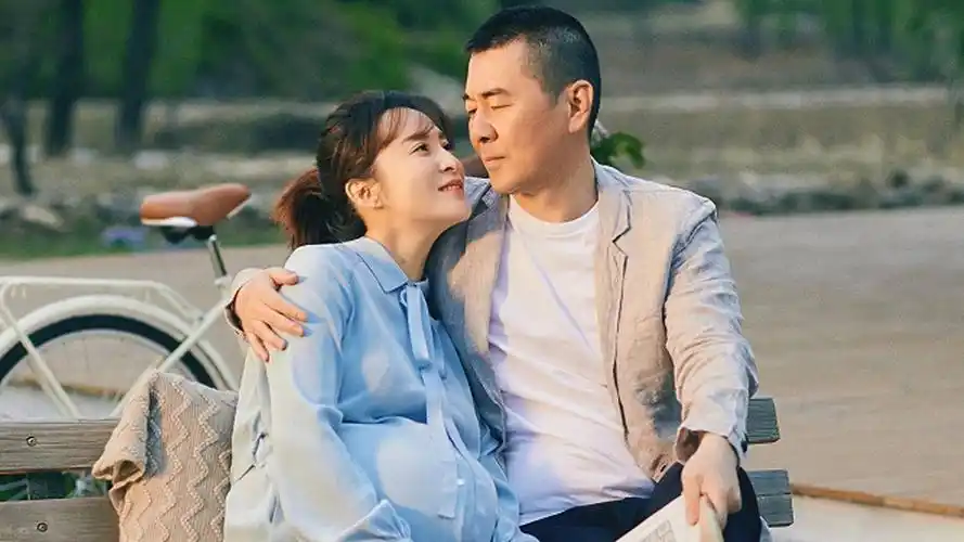 陈建斌写诗辟谣离婚传闻,蒋勤勤回应老公私生子:别吃假瓜吃饺子