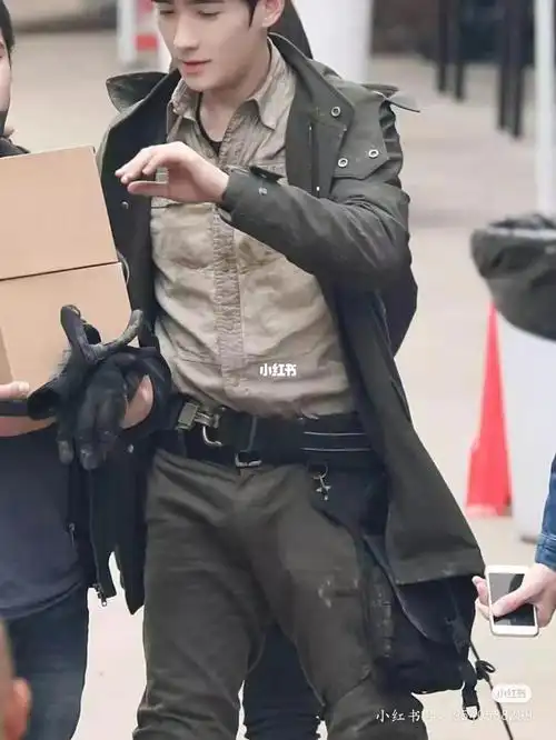 朱一龙的包包要减肥!_减肥_朱一龙_包包_娱乐_明星娱乐资讯