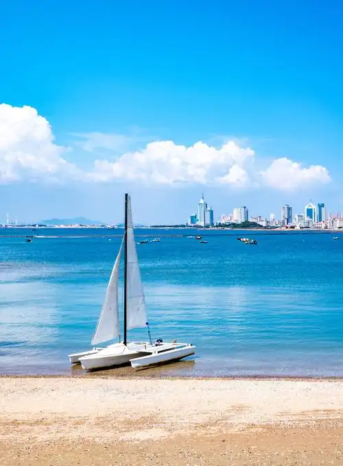 一帆风顺扬帆起航青岛汇泉湾奥帆中心海边