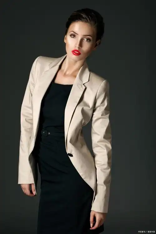 女生西装怎么穿?"快时尚"搭配法,简单又气质,轻松穿出高级感