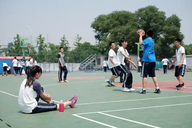 广东高中体育不合格者不能毕业逐步提高中考体育分值