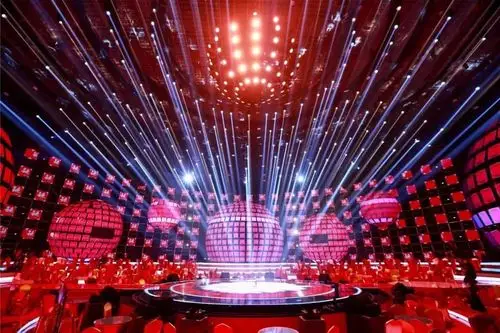 一次温暖的年度盘点,2018江苏卫视春晚多维话"团圆"