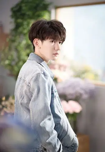 > tfboys王源小清新简约写真花絮图片(7/9)