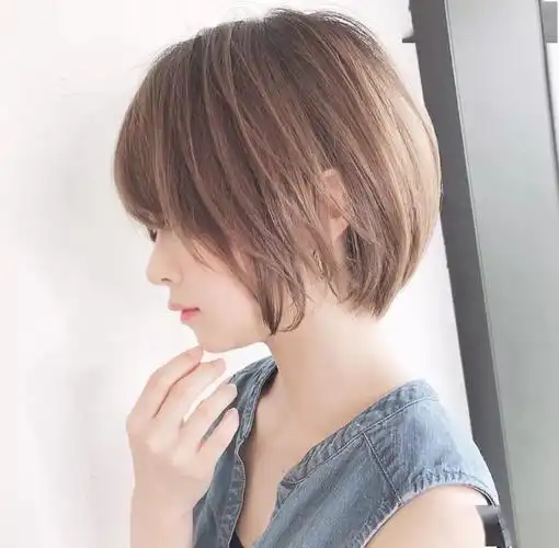 日系风露耳短发