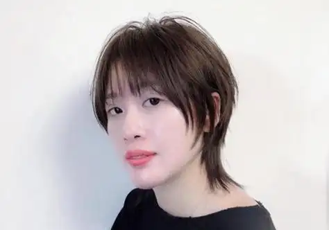 中年女士最新齐肩中短发上线 超适合头发多的女性get优雅知性