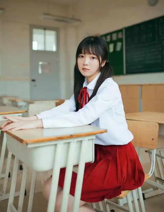 校服清纯女生长发学生妹妹制服美女图片