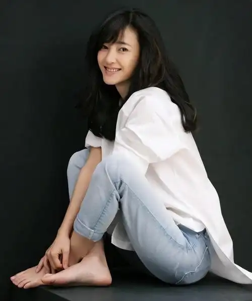 王丽坤:插足于和伟,害对方女儿轻生,34岁嫁富商,如今却成笑话