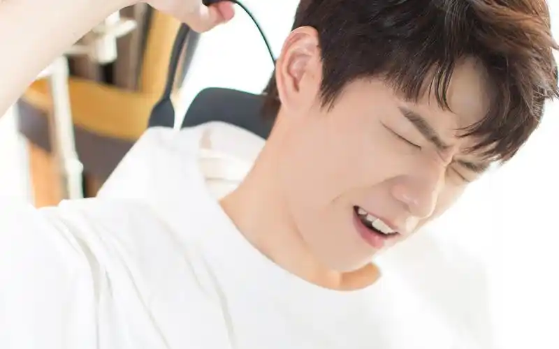 魏大勋帅气高清电脑桌面壁纸图片